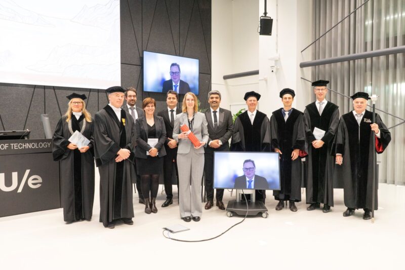 Promoveren in dames maatpak