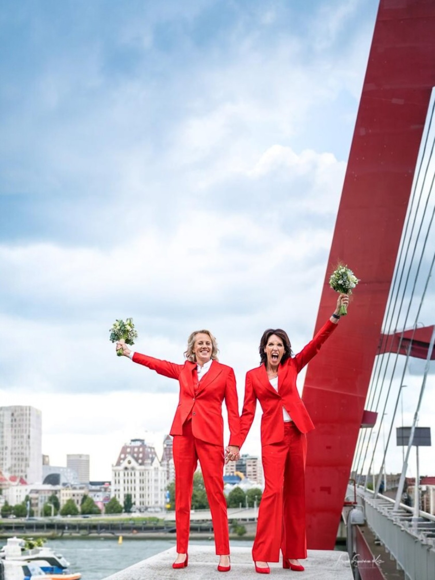 Trouwpakken voor vrouwen in rood op maat