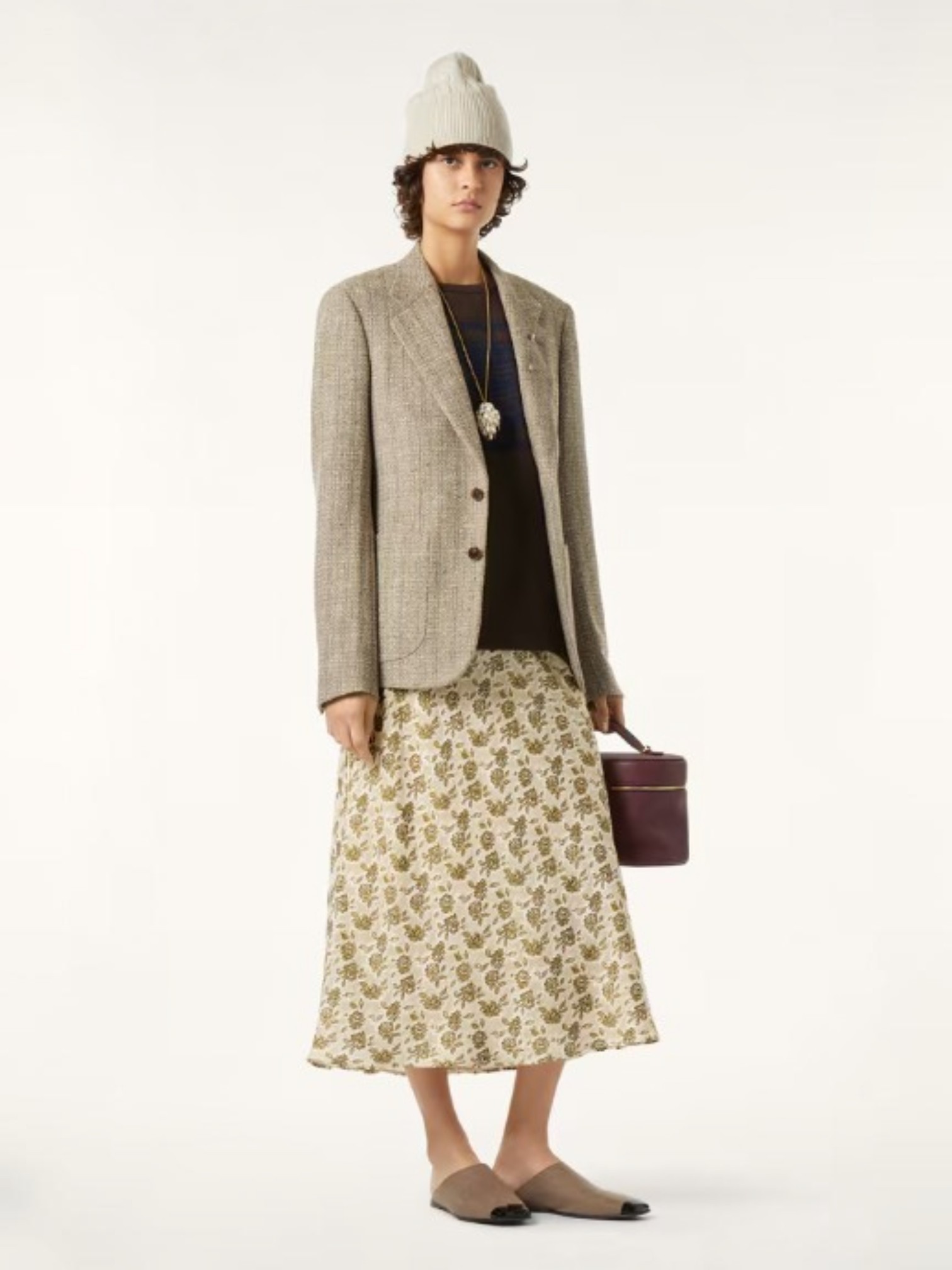 Androgyn colbert met rok van Loro Piana stoffen