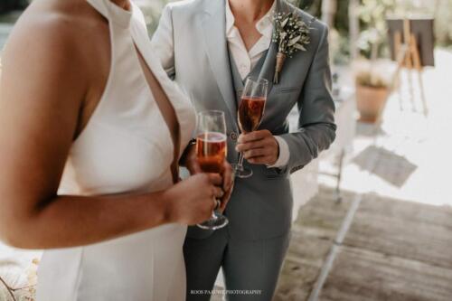 Broekpak-bruid-groen-met-gilet-en-blouse-op-maat