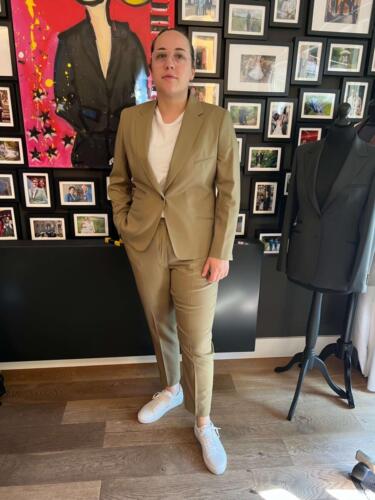 Broekpak-vrouw-op-maat-gemaakt