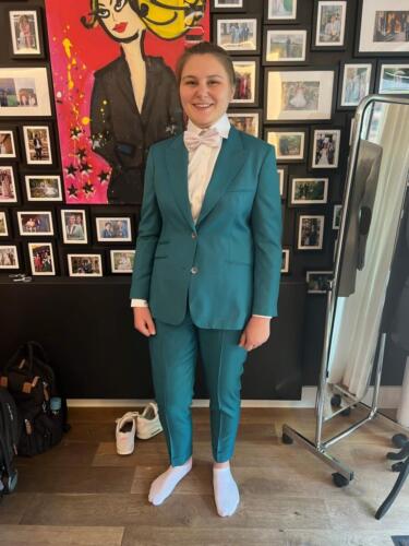 Broekpak-vrouw-promoveren