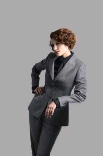 Broekpak-zakelijk-vrouw (1)