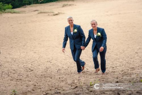 Bruidspakken  gemaakt voor huwelijk van Gea en Carrolyn met bijpassend gilet