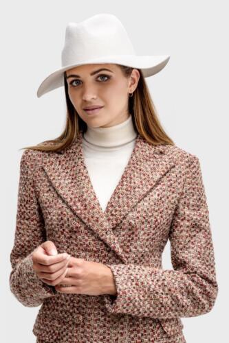 Bruiloft-gast-mantelpak-feestelijk