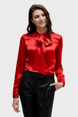 Chique-blouse-van-zijden-op-maat-gemaakt