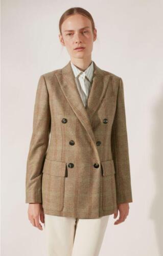 Colbert-vrouw-zakelijk-sportief-in-bruine-ruit-gemaakt-van-Loro-Piana