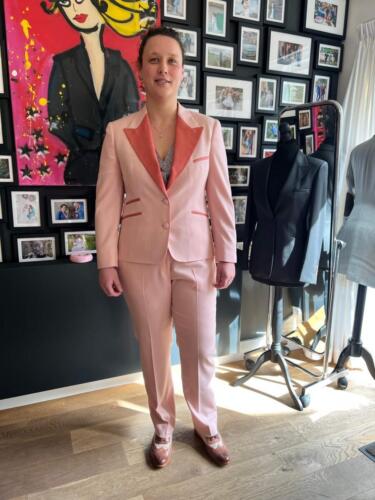 Dames-kostuum-voor-promotie