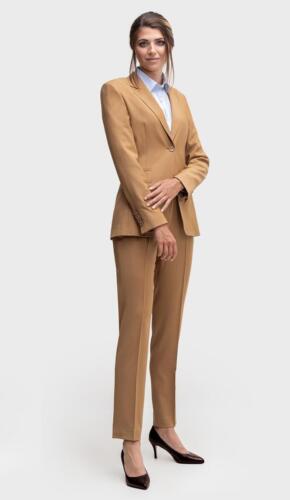 Dames-maatkostuum-zakelijk-bruin