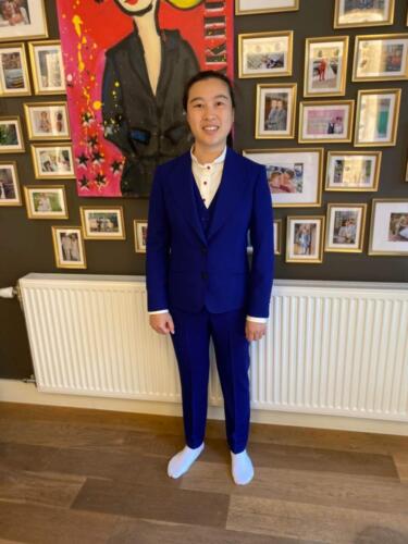 Dames-maatpak-blauw-met-gilet