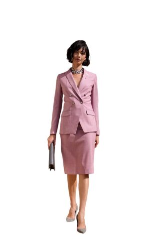 Dames-maatpak-in-lichtroze-met-getailleerd-colbert-en-rok