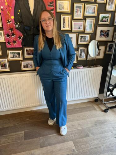 Dames-maatpak-met-gilet-blauw