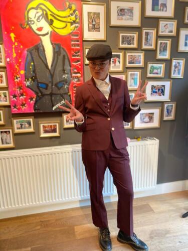 Dames-maatpak-met-gilet-in-bordeaux-rood