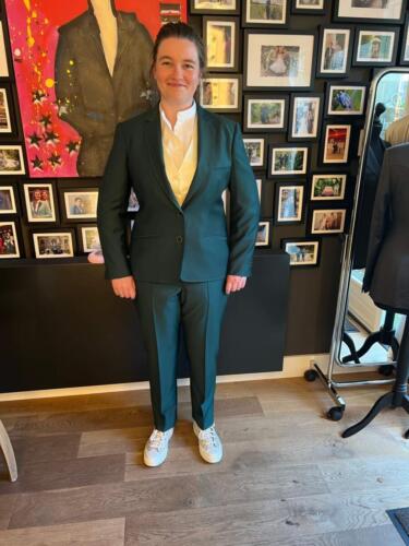 Dames-pak-met-gilet-voor-promoveren