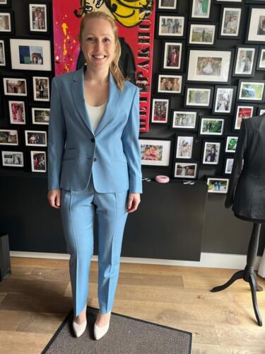 Dames-pak-promoveren-op-maat-gemaakt (1)