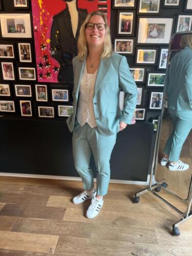 Dames-pak-voor-promotie-universiteit