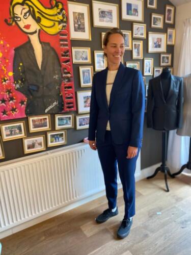 Dames-pak-voor-promotie