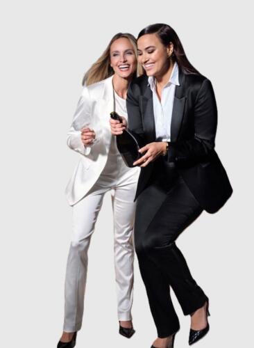 Dames-smoking-op-maat-gemaakt-in-zwart-en-wit-