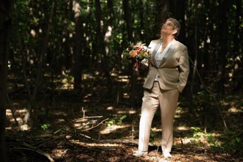 Dames-trouwpak-beige-op-maat-gemaakt