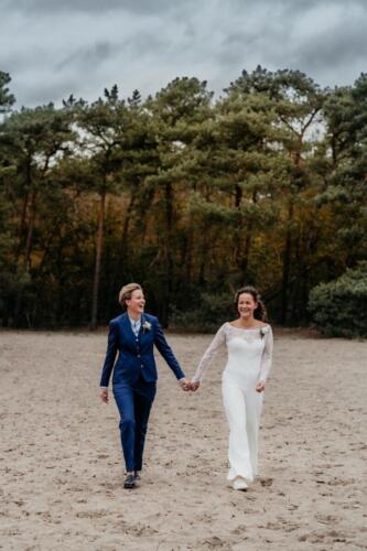 Dames-trouwpak-met-gilet-op-maat-gemaakt