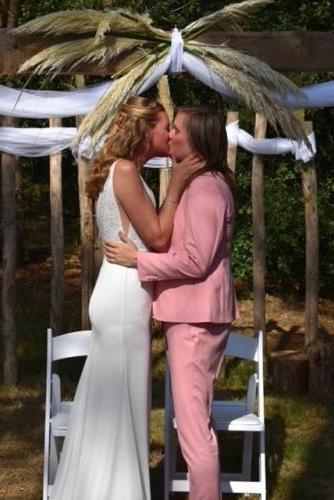 Dames-trouwpak-roze-op-maat-gemaakt