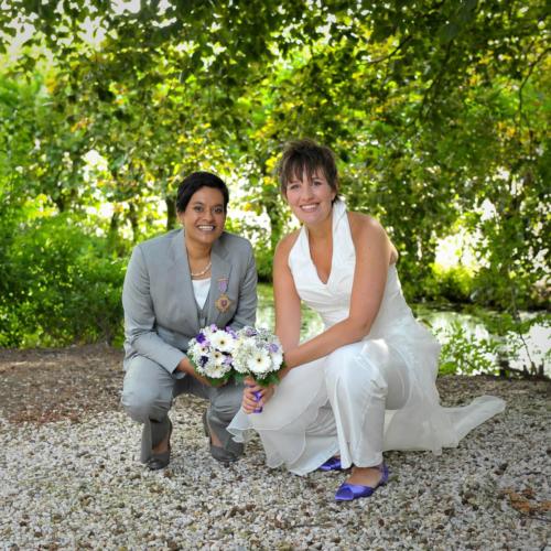 Dames maatkostuum met gilet gemaakt voor huwelijk van  Esther in grijze kreukrvrije zachte wol