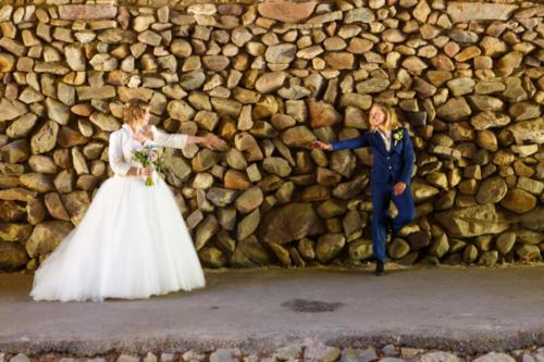 Dames trouwpak gemaakt voor Branda Jans in helder blauwe cool wool