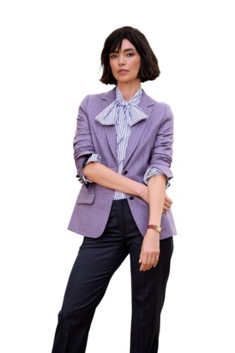 Duurzaam-dames-maatpak-met-blouse-met-strikkraag