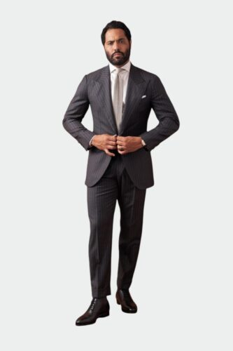 Engels-maatkostuum-gemaakt-van-HS-stof-in-grijze-pinstripe