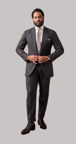 Engels-maatkostuum-gemaakt-van-HS-stof-in-grijze-pin stripe 