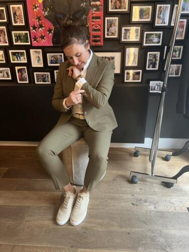 Groen-bruidspak-vrouw