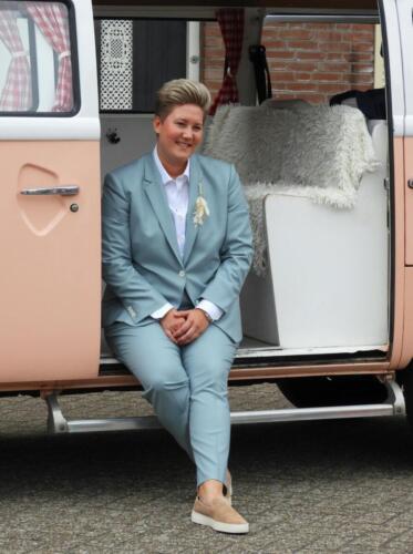 Groen-dames-trouwpak-met-maatblouse (1)