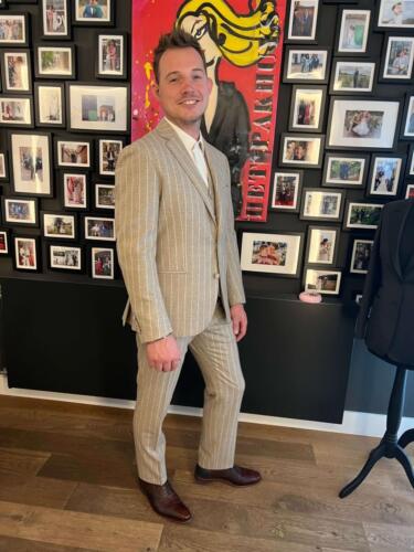 Heren-maatkostuum-streep-met-vest