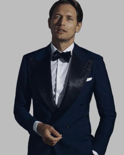 Italiaanse-smoking-donkerblauw-gemaakt-van-Dormeuil-stof