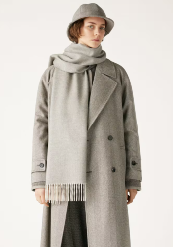 Lange-winterjas-vrouw-op-maat-gemaakt-van-Loro-Piana-stof