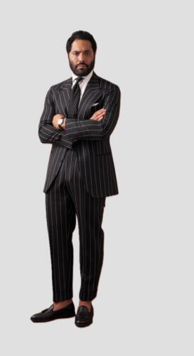 Maatkostuum-zwart-streep-gemaakt-van-HS-stof