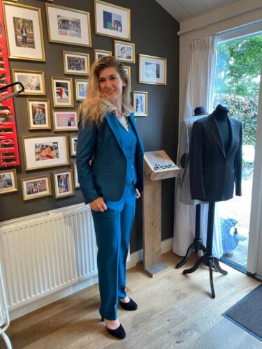 Maatpak-vrouw-uitvaart-kleding