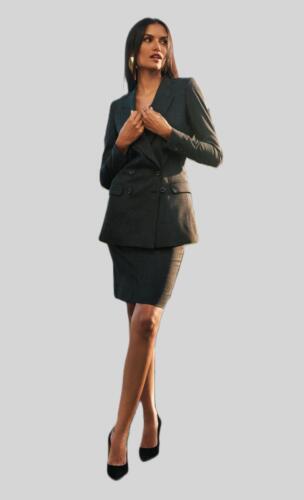 Mantel-pak-met-korte-rok-gemaakt-van-HS-stof-