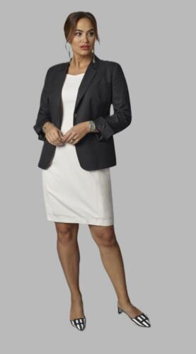 Mantelpak-met-jurk-in-zwart-wit-gemaakt-van-HS-stof