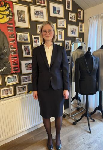 Mantelpak-op-maat-gemaakt-met-rok