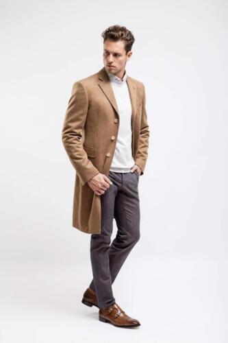 Overjas-maatpak-in-camel-kleur 