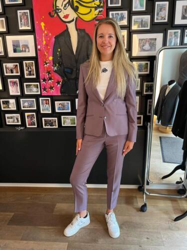 Paars-dames-pak-op-maat-gemaakt