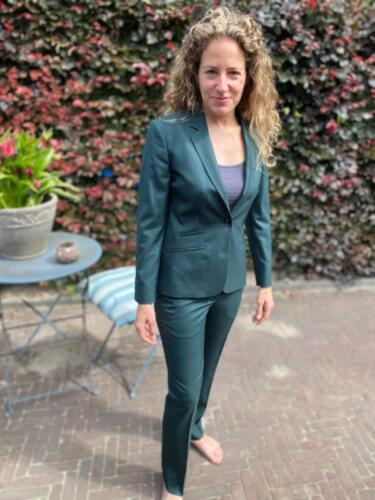 Promoveren-in-dames-maatkostuum