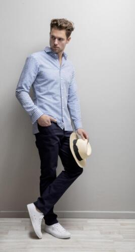 Shirt-op-maat-gemaakt-van-blauw-witte-streep