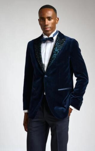 Smoking-blauw-fluweel-gemaakt-van-Scabal-stoffen