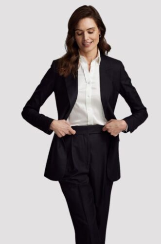 Smoking-vrouw-feestelijk-zwart-op-maat-gemaakt