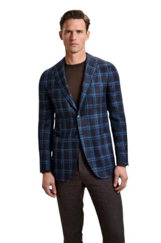 Sportief-maatpak-heren-met-blauwe-ruit-van-Scabal-stof