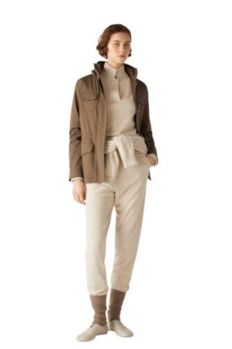 Sportieve-jas-vrouw-op-maat-gemaakt