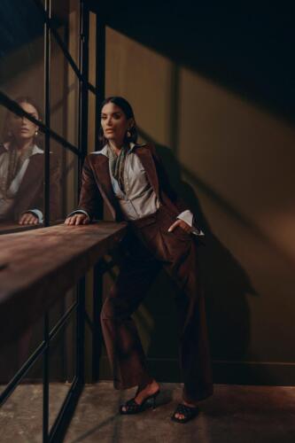 Stoer-broekpak-vrouw-gemaakt-van-HS-ribcord