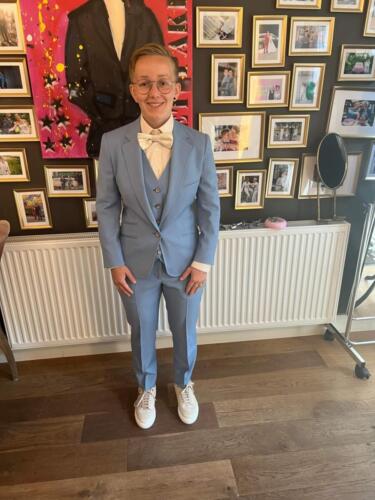 Stoer-bruidspak-vrouw-op-maat-gemaakt